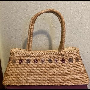 REDfish Designs Straw Bag purse Preowned condition With Embroidery Flowers
